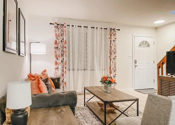 Holiday home Affordable Retro Retreat 80s Townhome Tallahassee