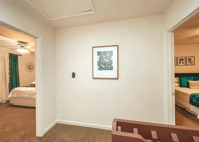 Affordable Retro Retreat 80s Townhome