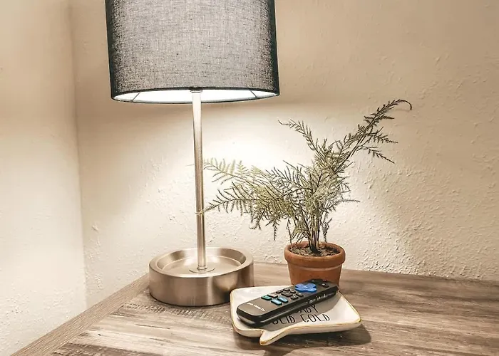 Affordable Retro Retreat 80s Townhome *