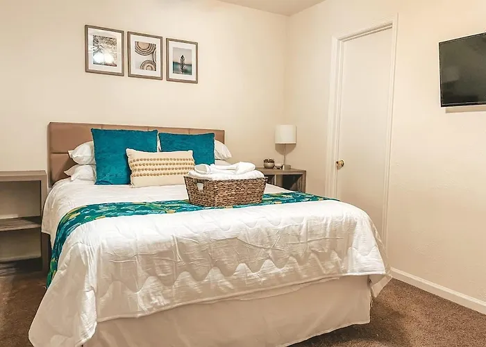 Holiday home Affordable Retro Retreat 80s Townhome